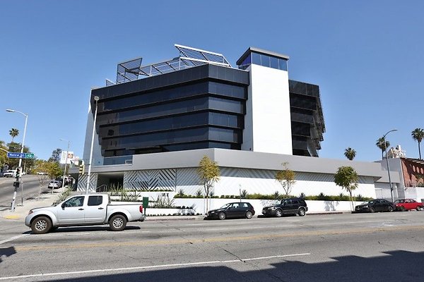 CapEquityHollywoodSpacesOffice3