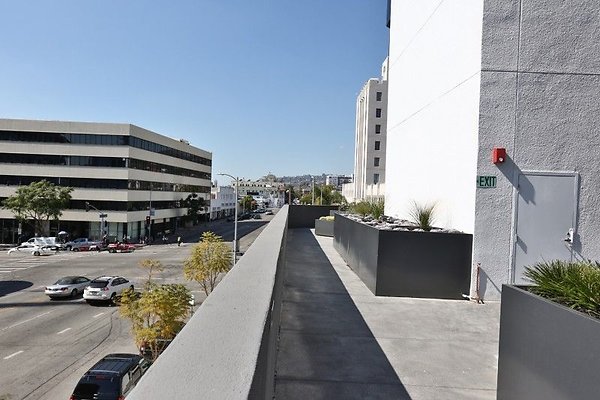 CapEquityHollywoodSpacesOffice24