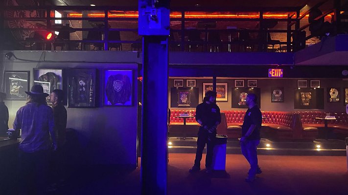 Last-In-Line-@-The-Whiskey-A-Go-Go-Kaitlin-Breslin-25-1536x864