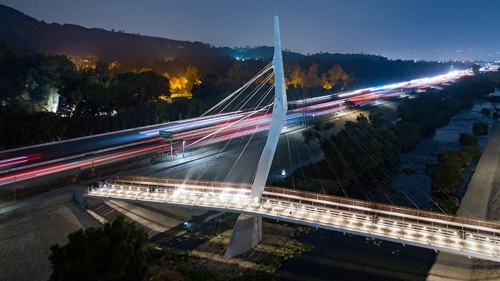 North Atwater Bridge 1920px 2