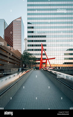 pedestrian-bridge-and-modern-architecture-in-downtown-los-angeles-california-TC4HX7