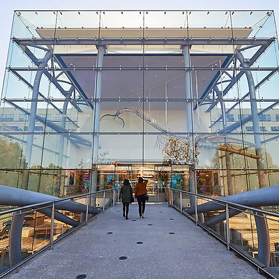 los-angeles-california-2019-natural-history-museum-entrance
