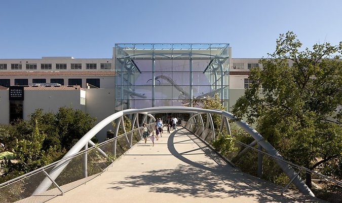 Los-Angeles-County-Natural-History-Museum-Bridge 07