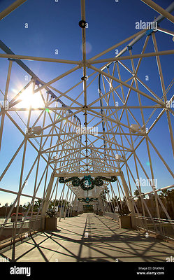 long-beach-california-the-pike-bridge-DNXWHJ