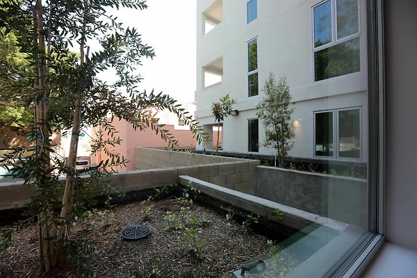 2nd Floor Ext Balcony 0074