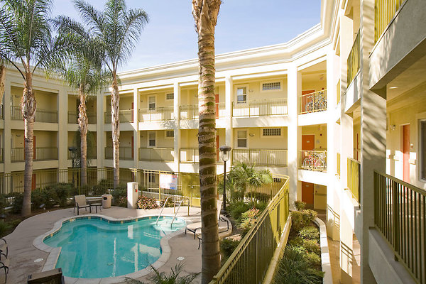 ReelEstatePartners   mfa07-marinadelrey-01