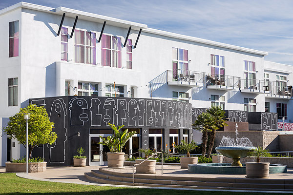 LoftsatNoHoCommonsCourtyard1