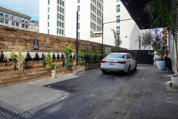 REEL ESTATE PARTNERS CLB06-DTLA (30)