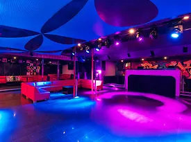 6c15b62b-6734-4594-a6c5-4cb1f10188dc~sc 275