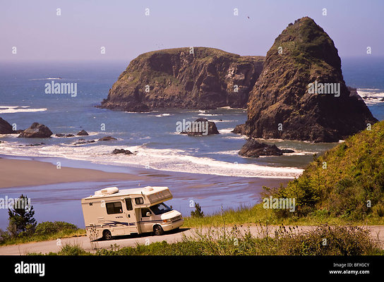 whalehead-beach-at-samuel-h-boardman-state-park-near-brookings-is-BFXGCY