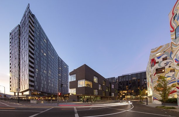 sideyard-mixed-use-building-portland-oregon-s160420-s8