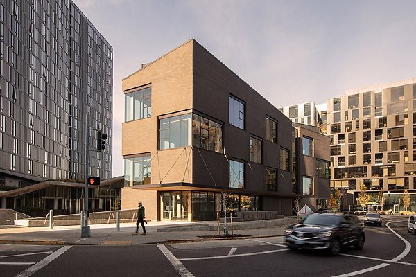 sideyard-mixed-use-building-portland-oregon-s160420-s4