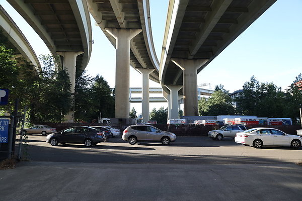 07 NW Pettygrove St Underpass