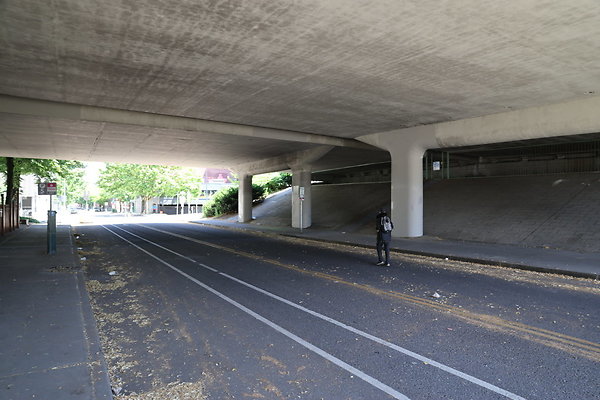 04 NW Johnson St Underpass