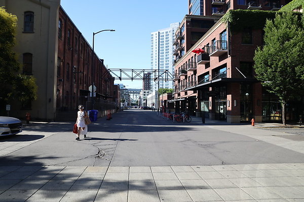 01 NW 13th Ave NORTH from Marshall to Overton Pearl District