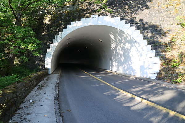 Rocky Butte Tunnel 075