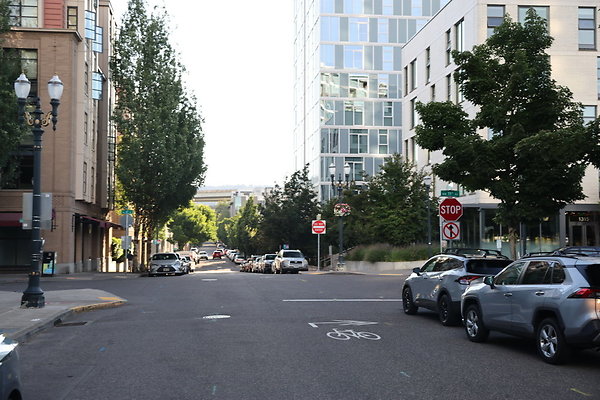 06 NW Overton WEST from 10th to 13th Pearl District