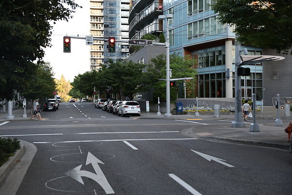 S Curry Moody To River 034