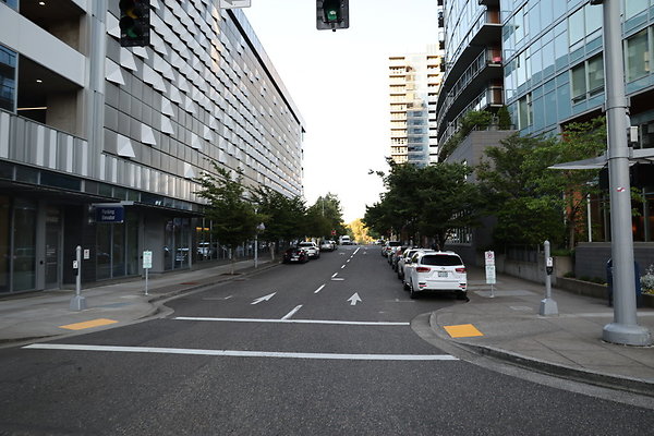 S Curry Moody To River 045