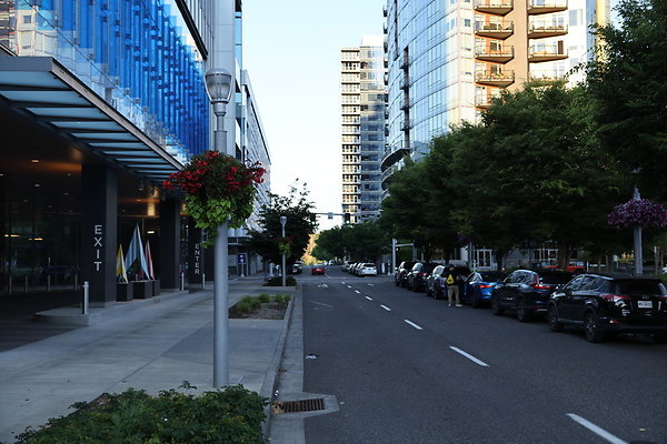 S Curry Moody To River 002