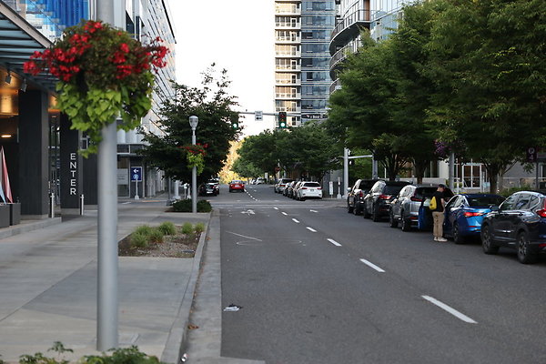 S Curry Moody To River 004