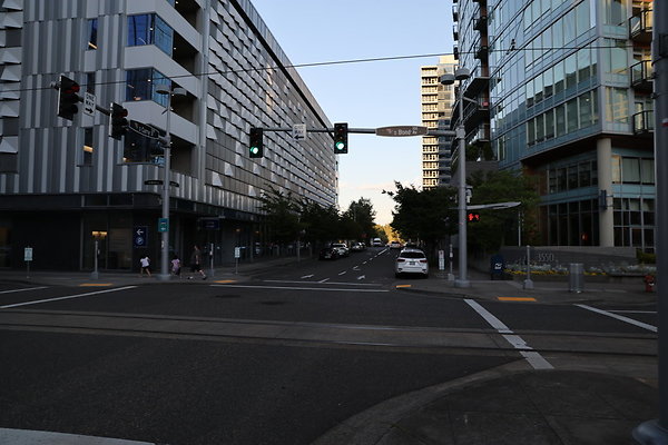 S Curry Moody To River 040