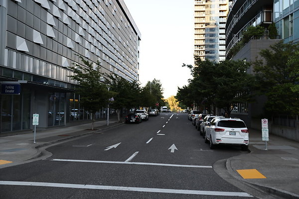 S Curry Moody To River 046