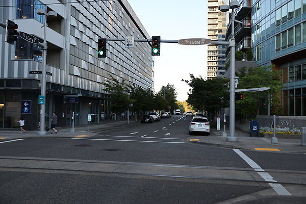 S Curry Moody To River 041