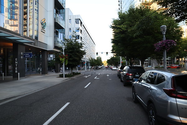 S Curry Moody To River 027