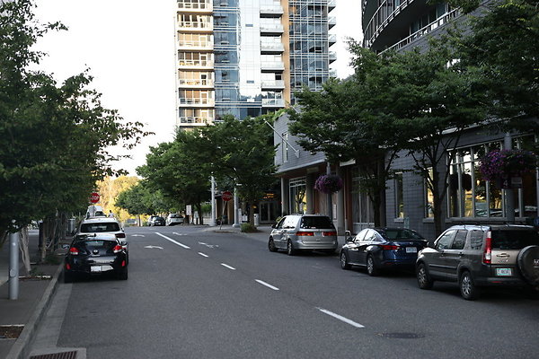 S Curry Moody To River 052