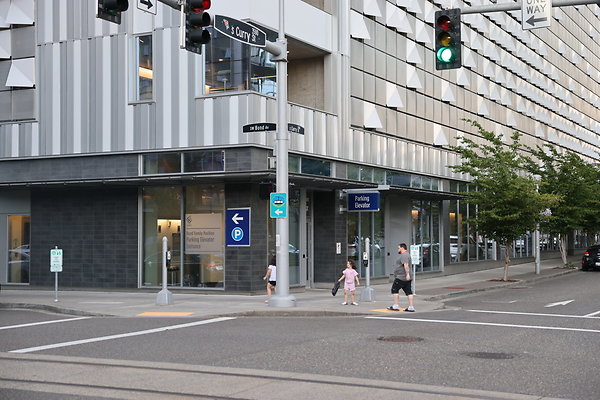 S Curry Moody To River 039