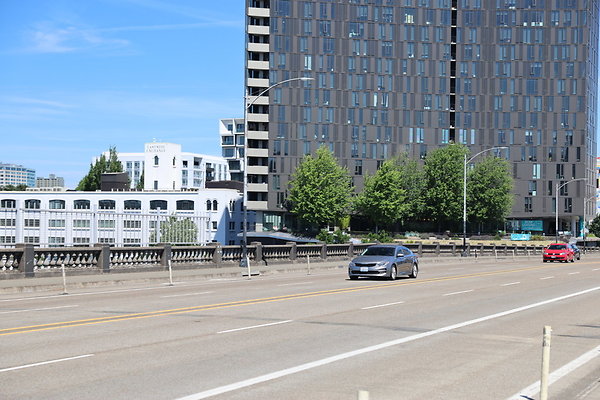 W Burnside Bridge 127