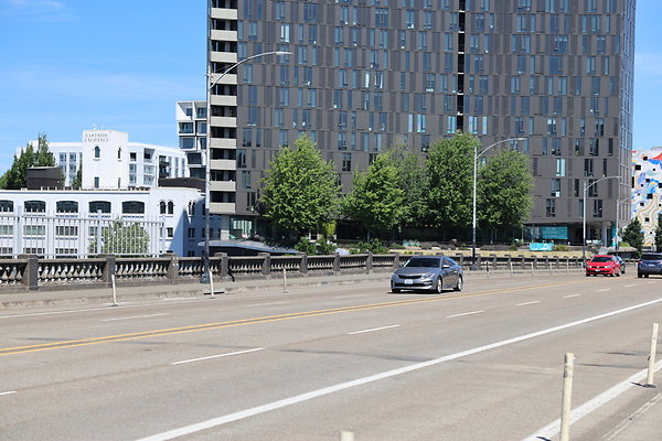 W Burnside Bridge 125