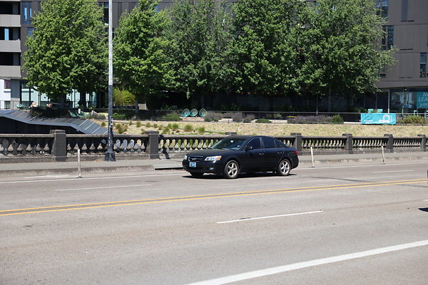 W Burnside Bridge 163