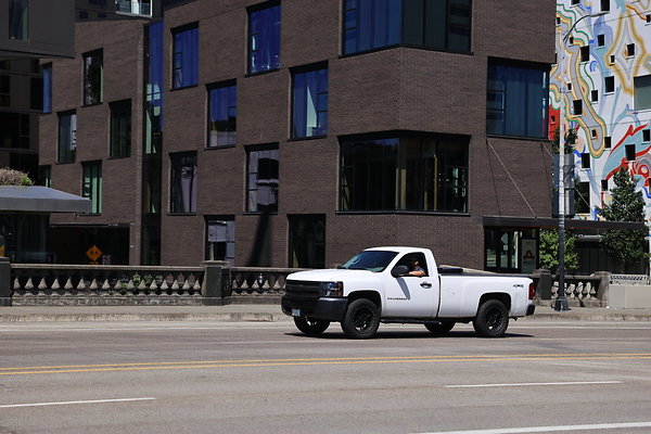 W Burnside Bridge 204