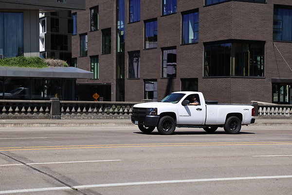 W Burnside Bridge 205