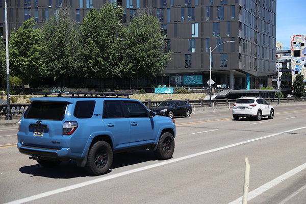 W Burnside Bridge 160