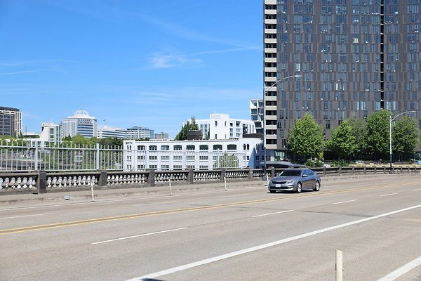 W Burnside Bridge 130