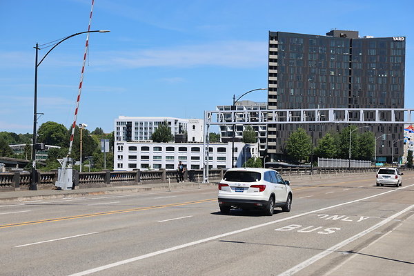 W Burnside Bridge 070