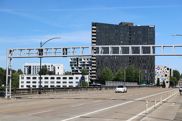 W Burnside Bridge 074