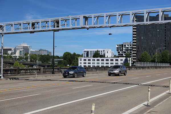 W Burnside Bridge 098