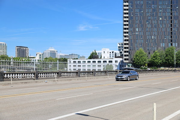 W Burnside Bridge 131