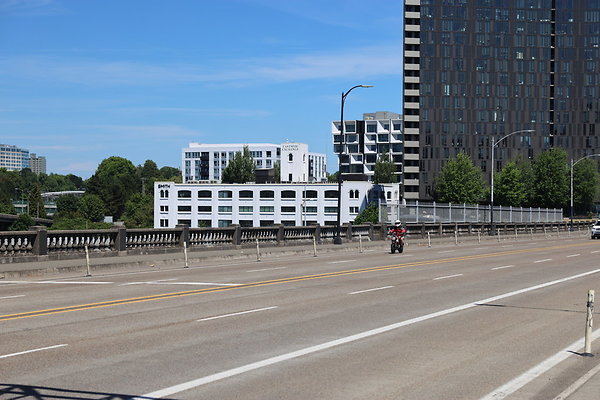 W Burnside Bridge 101