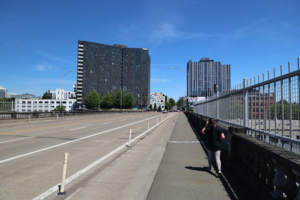 W Burnside Bridge 146