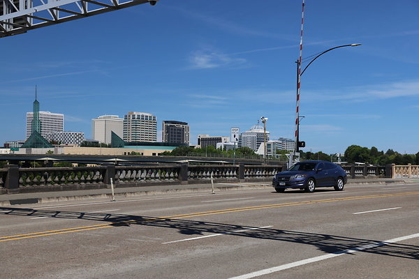 W Burnside Bridge 032