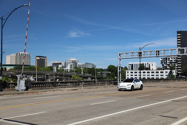 W Burnside Bridge 085