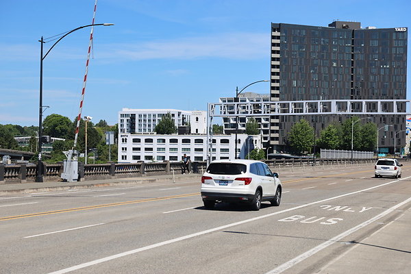 W Burnside Bridge 069