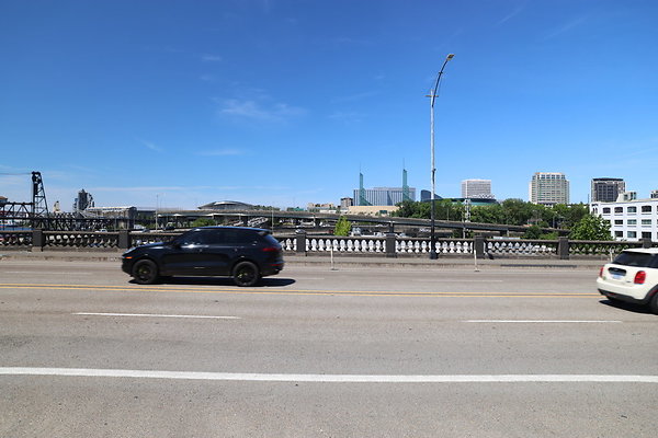 W Burnside Bridge 151