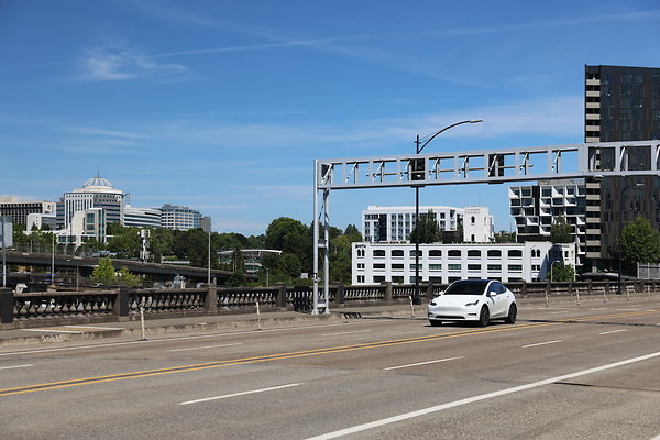 W Burnside Bridge 083