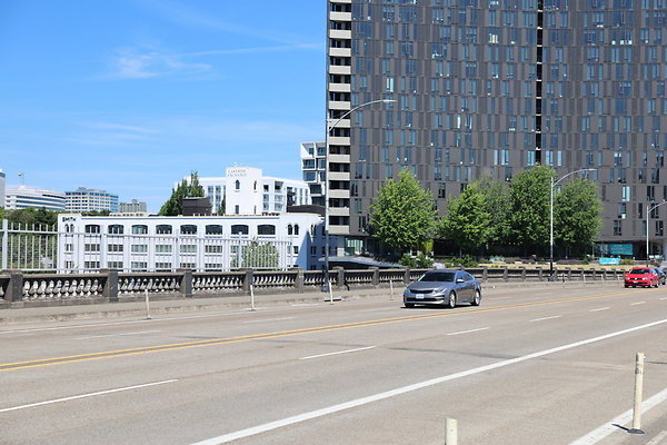 W Burnside Bridge 128